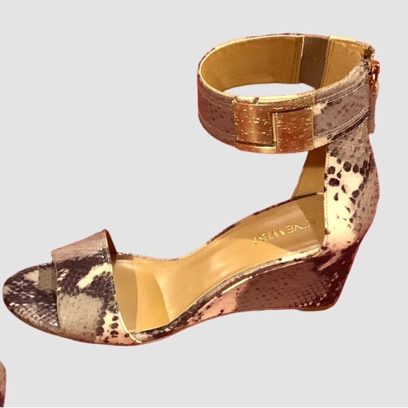 Nine West snake animal print cream gray sandal wedge heel sz 7.5 - Picture 2 of 11